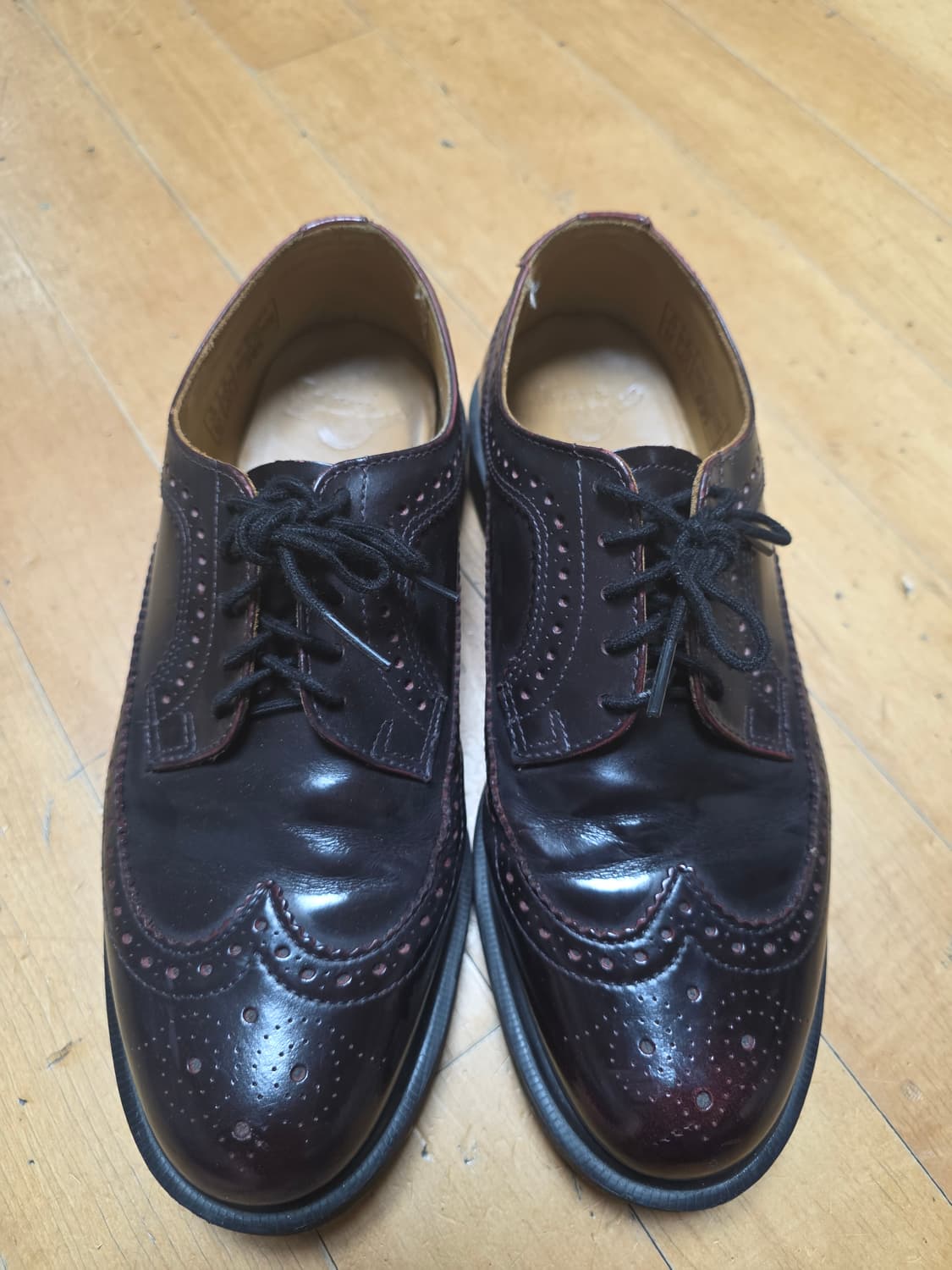 닥터마틴 버건디 윙팁 EU42 상품이미지1