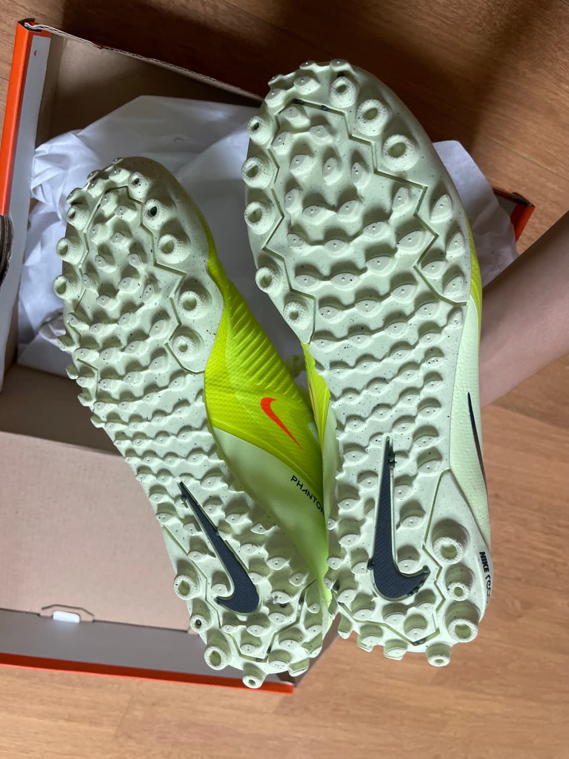 나이키 팬텀 프로 풋살화 235 상품이미지2