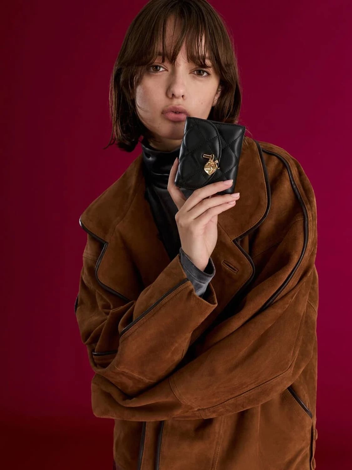 [새상품] 찰스앤키스 아리에티 퀄티드 보우 하트 참 지갑 상품이미지4