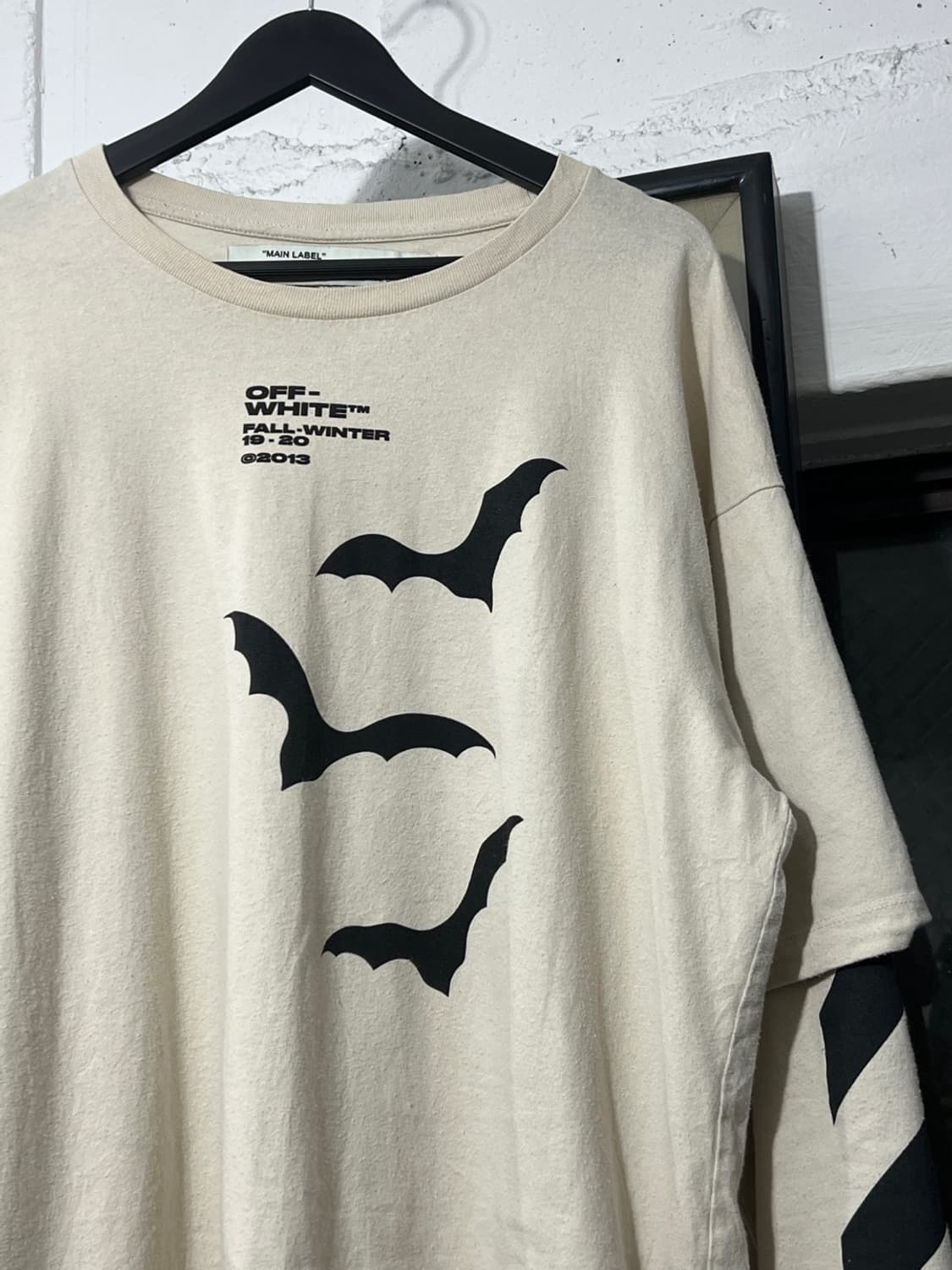 오프화이트 FW 19 Diag Bats Double Sleeve Tee 상품이미지4
