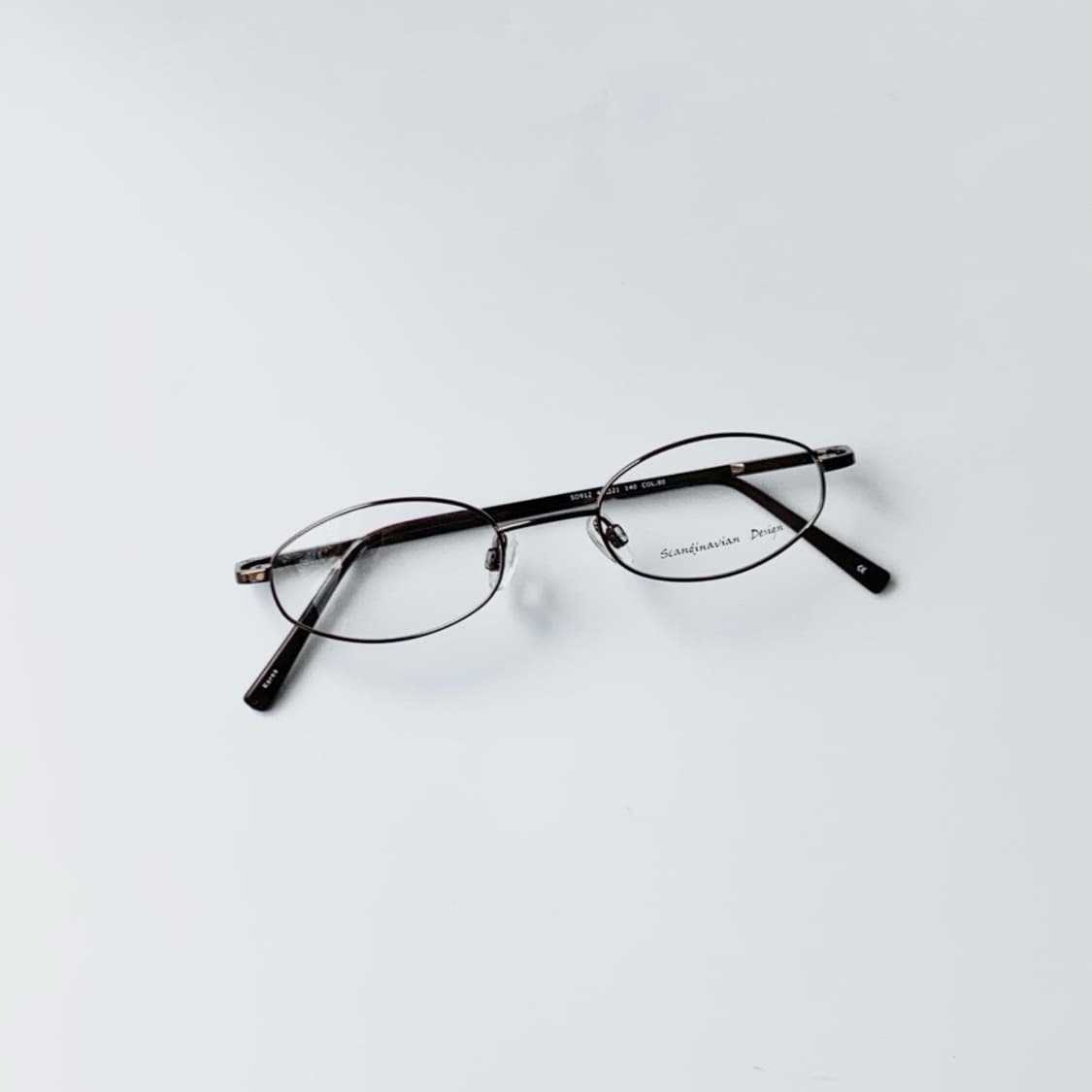 [픽키-693] 브라운 메탈 풀프레임 안경 슬림 오벌 클래식 미니멀 상품이미지5