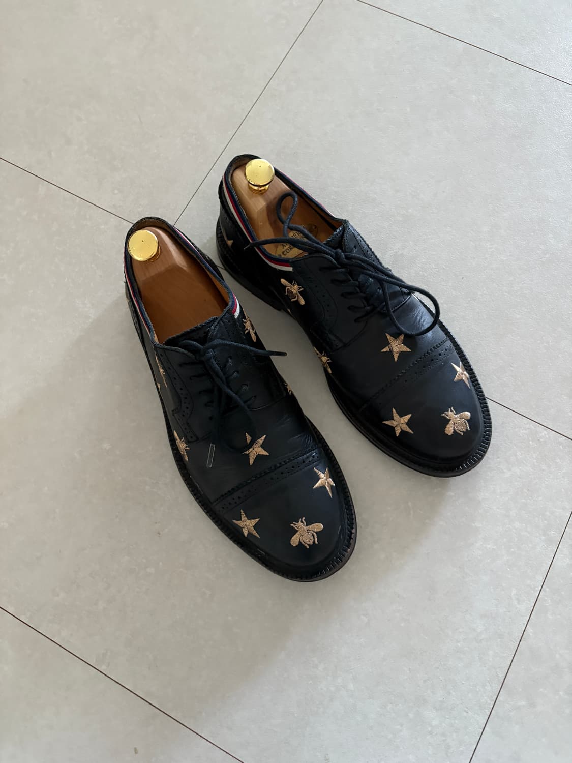 구찌 꿀벌 레이스업 더비슈즈 상품이미지1