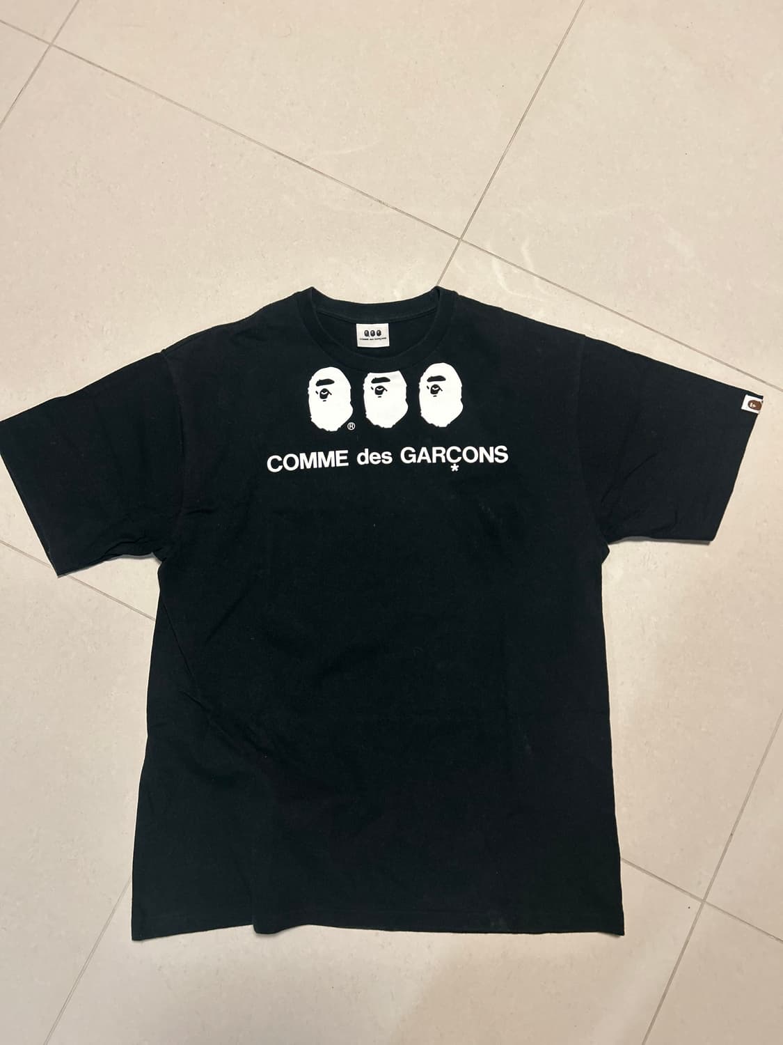 베이프 꼼데 CDG 티셔츠 판매 상품이미지2