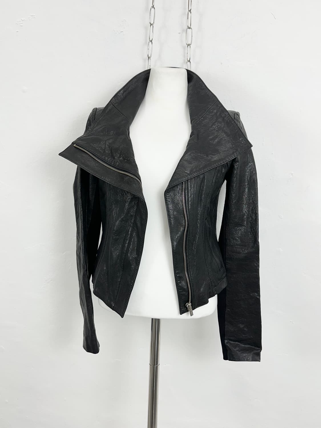 Asymmetric High-Neck Lambskin Jacket 상품이미지3