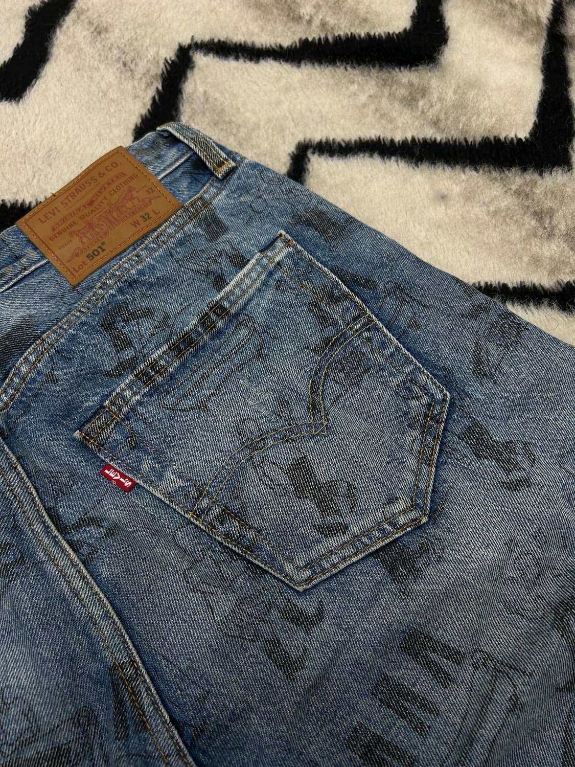 [32]리바이스501 프리미엄 그래픽 커스텀 데님 반바지 상품이미지1