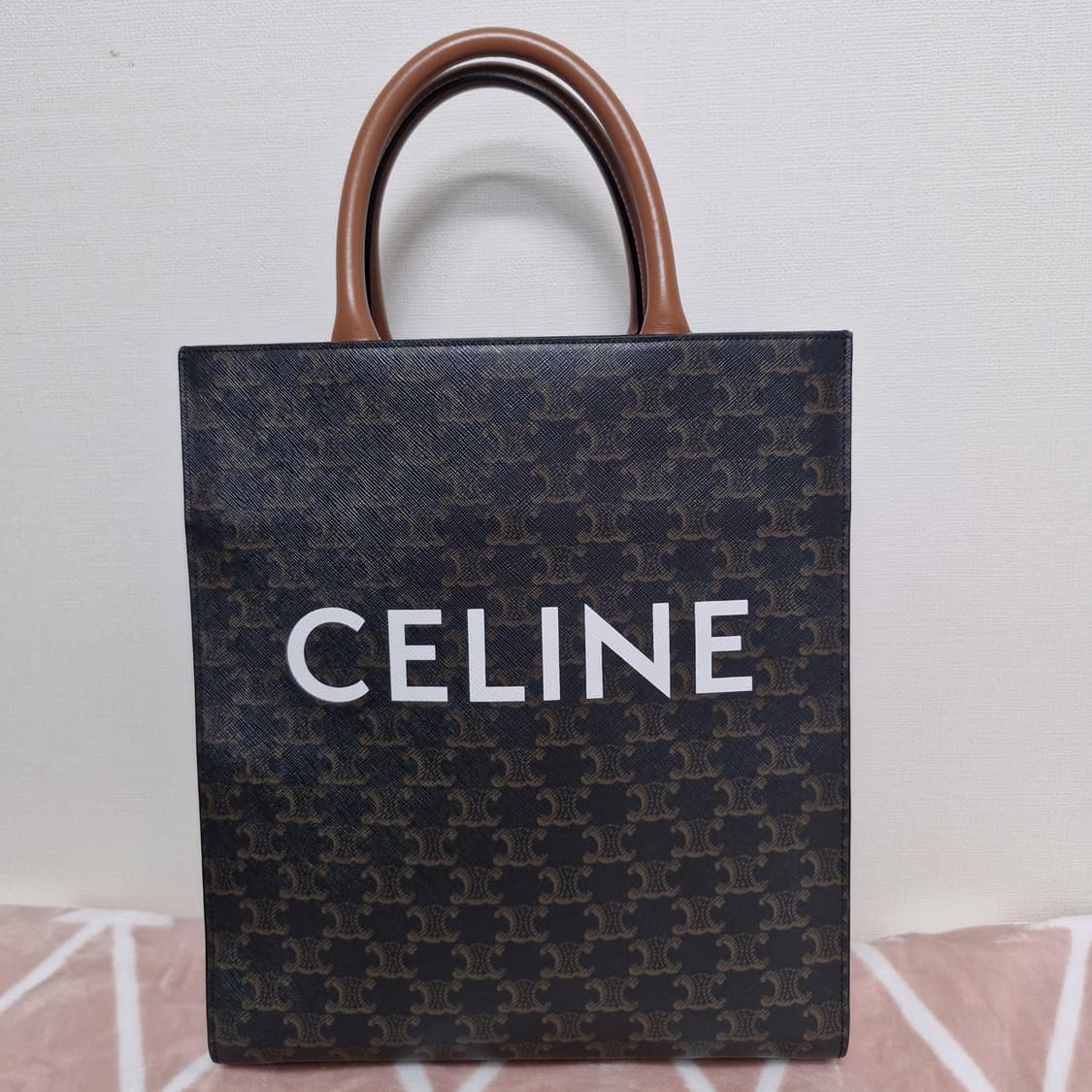 셀린느 CELINE 스몰 카바스 버티컬 트리옹프 캔버스 숄더백 크로스백 상품이미지1