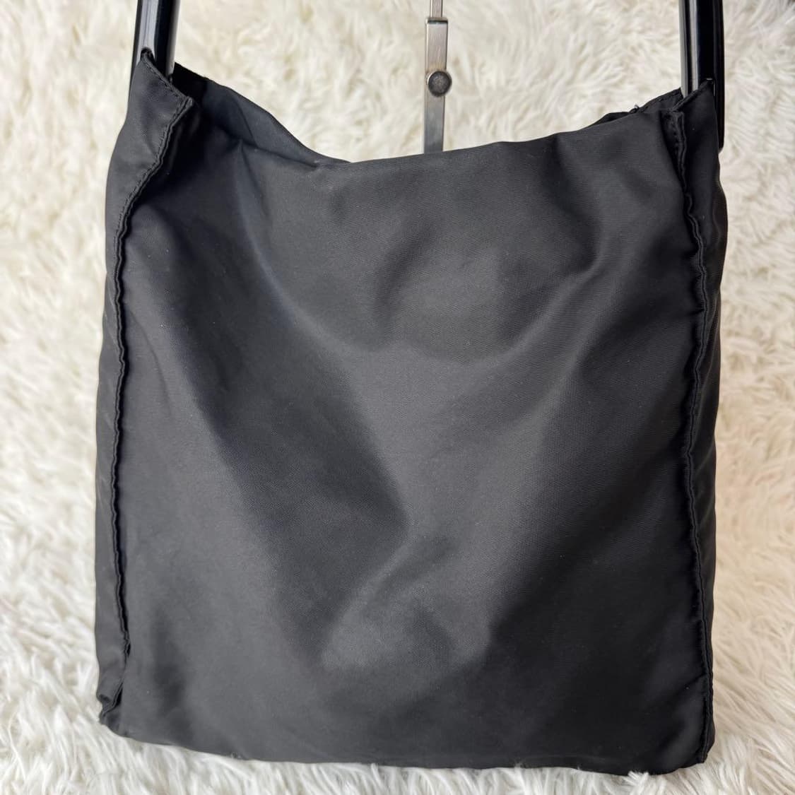 프라다 로고플레이트 나일론 토트백 상품이미지2