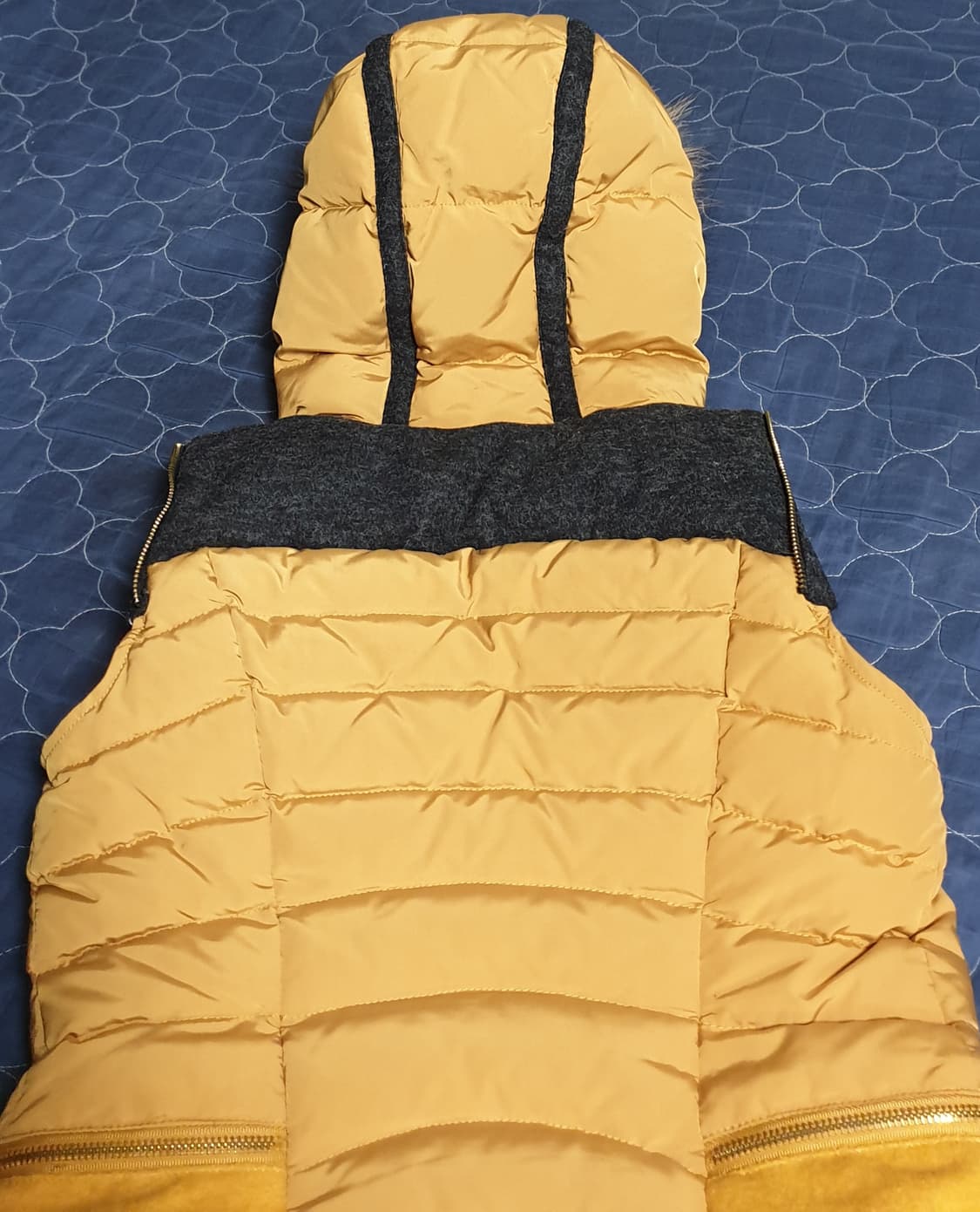 EGOIST 크롭 라쿤퍼 덕다운 경량 패딩 조끼 (55) 상품이미지2