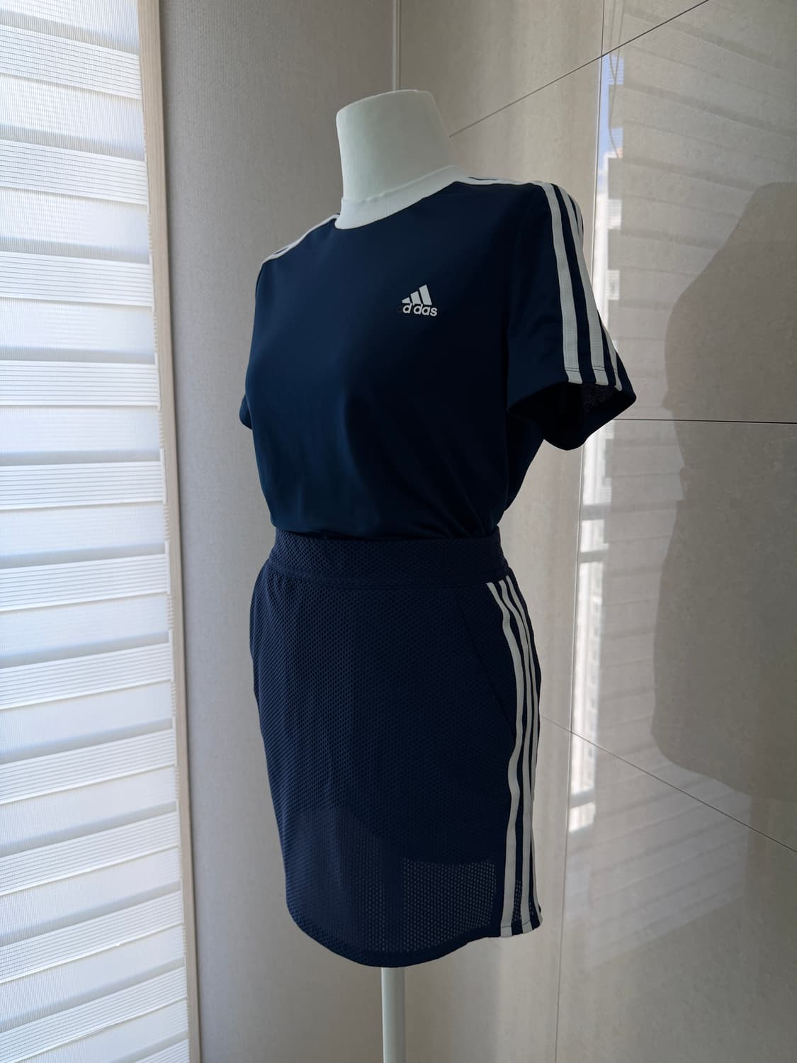 아디다스 골프 네이비 삼선 트레이닝 자켓 스커트 티셔츠 셋업 3피스 상품이미지5