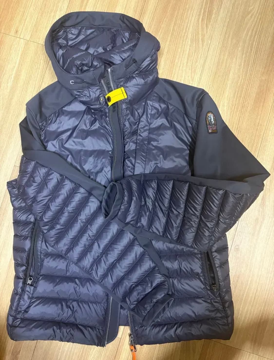 파라점퍼스 키나리 경량패딩 L  상품이미지2