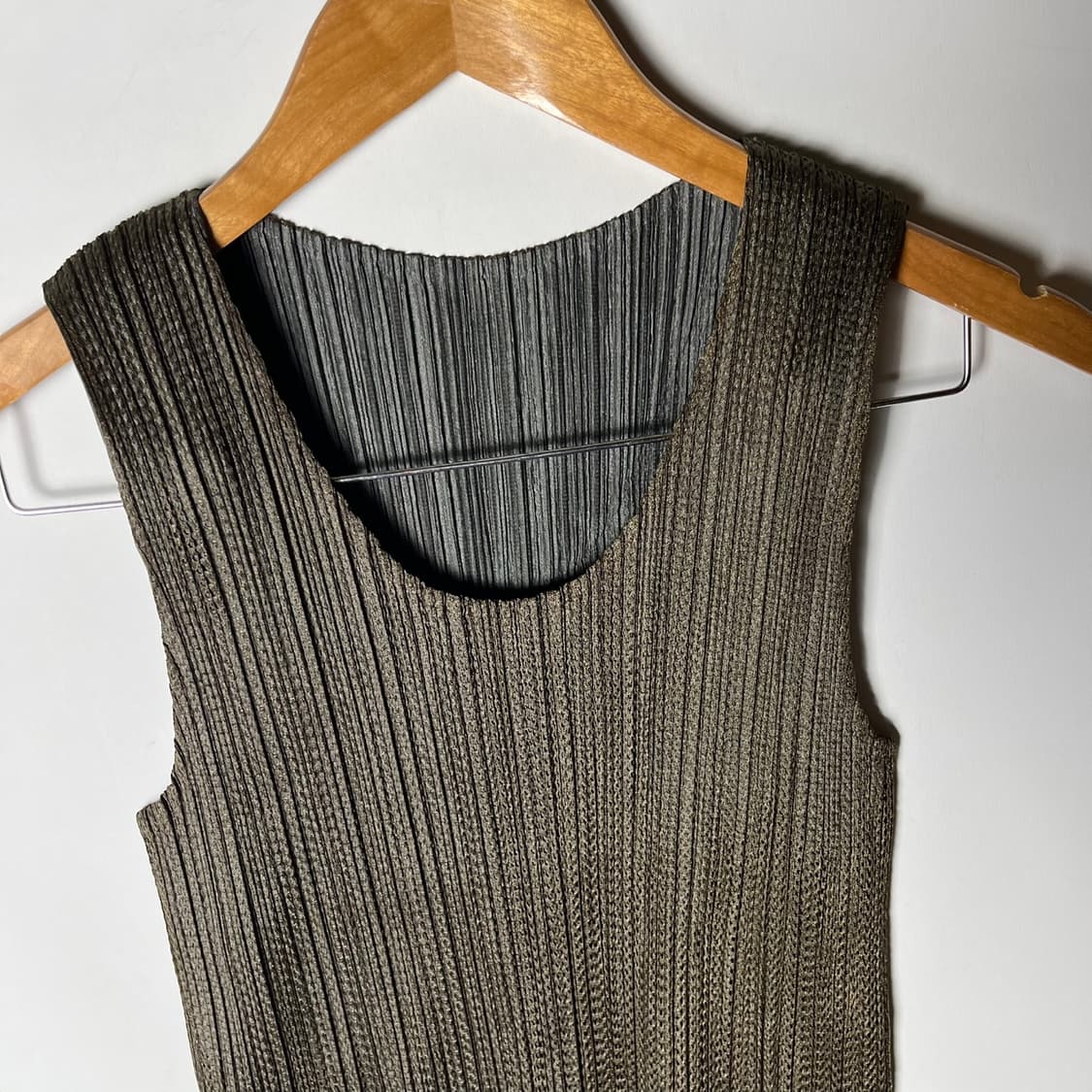 [Pleats Please] 플리츠플리즈 프릴레이어드 슬리브리스 상품이미지2