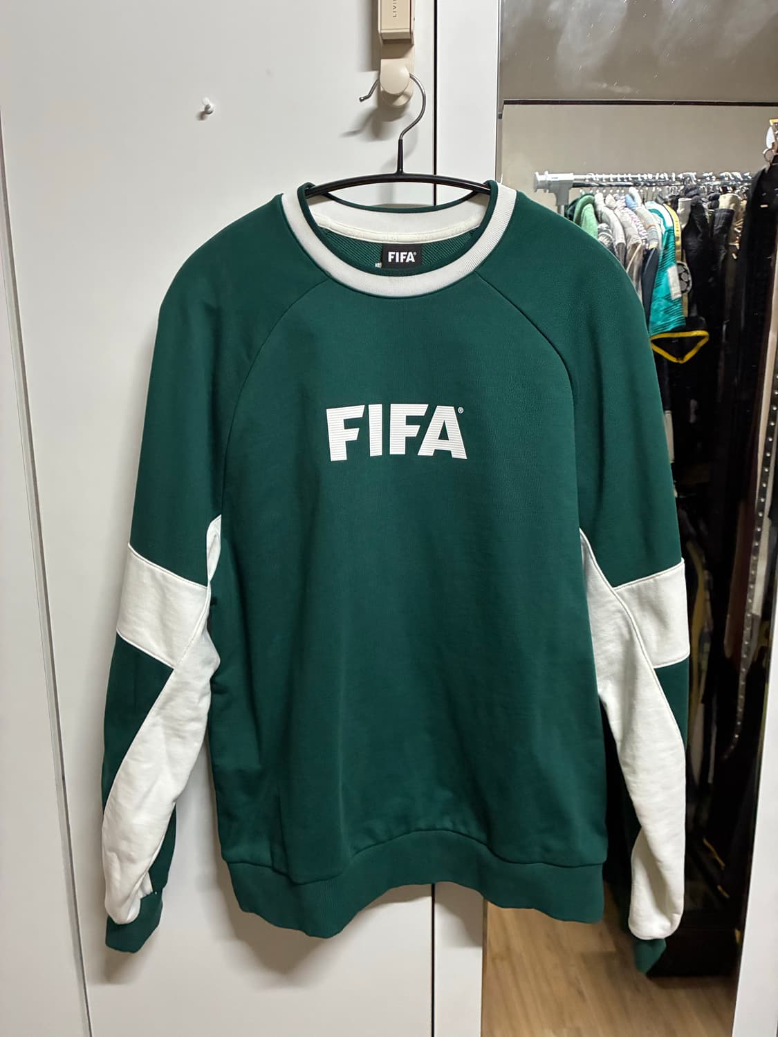 👕 [새상품] FIFA 피파 맨투맨 M/95 상품이미지1
