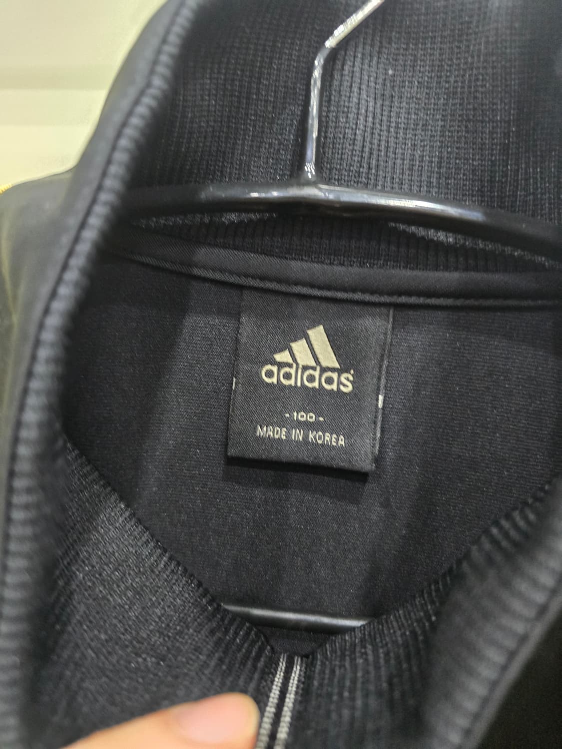 아디다스 블랙/골드 삼선 트랙탑 상품이미지4