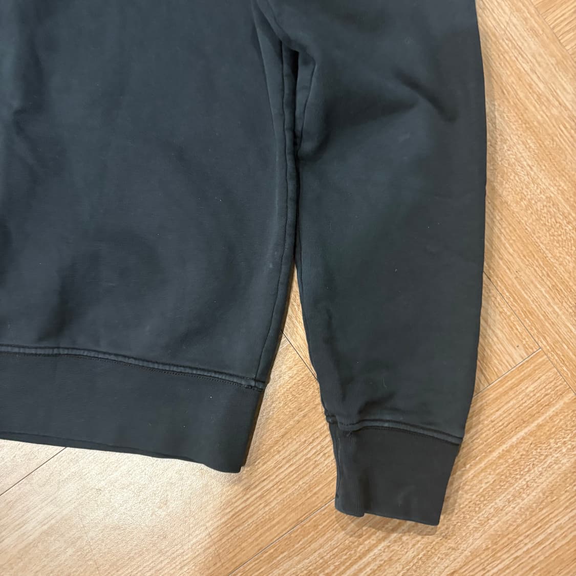 스톤아일랜드 20ss 와펜 히든 지퍼 포켓 스웻셔츠 상품이미지8