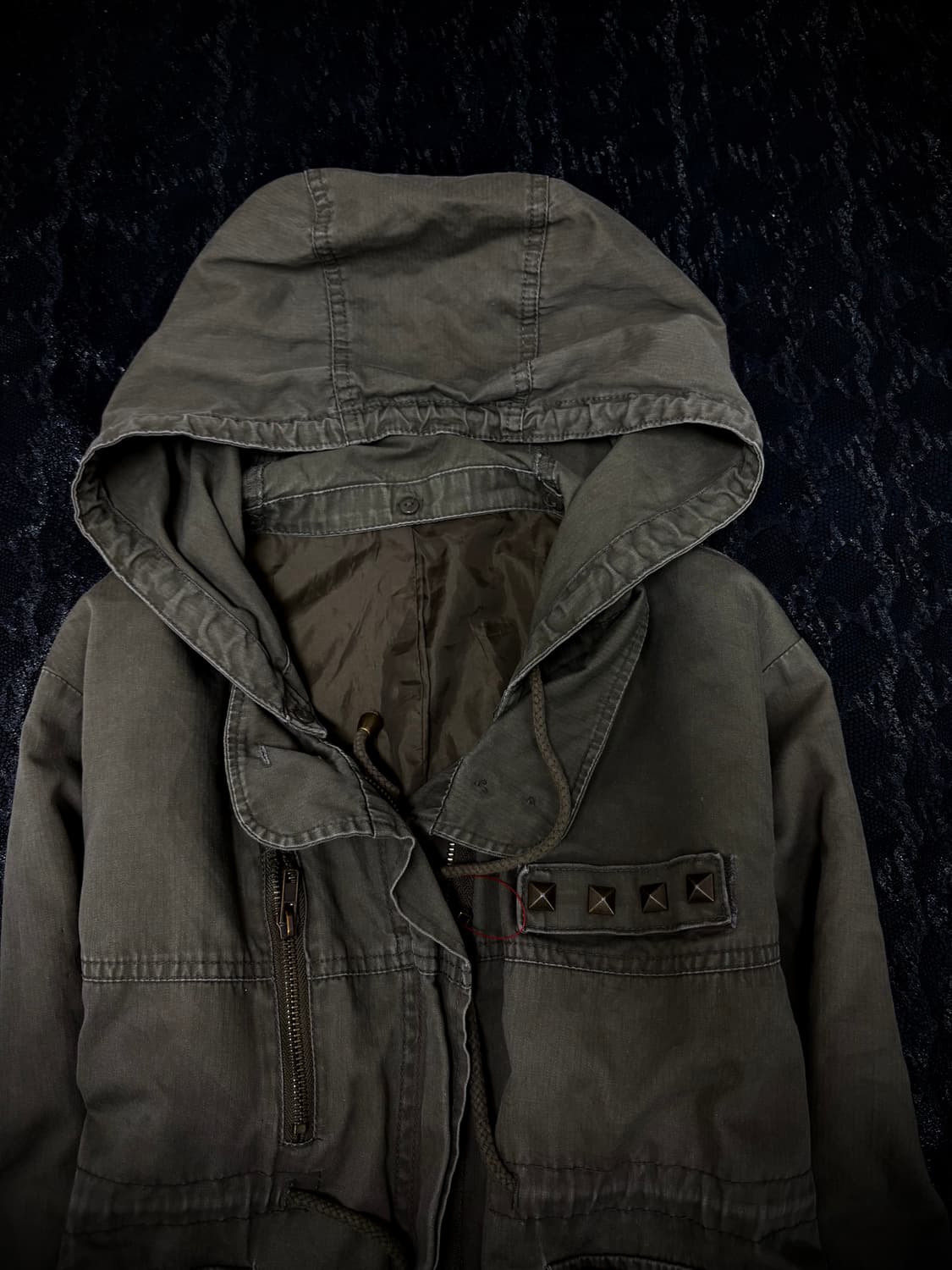 Over-Hoodie Grunge Mood Studded Jacket 상품이미지7
