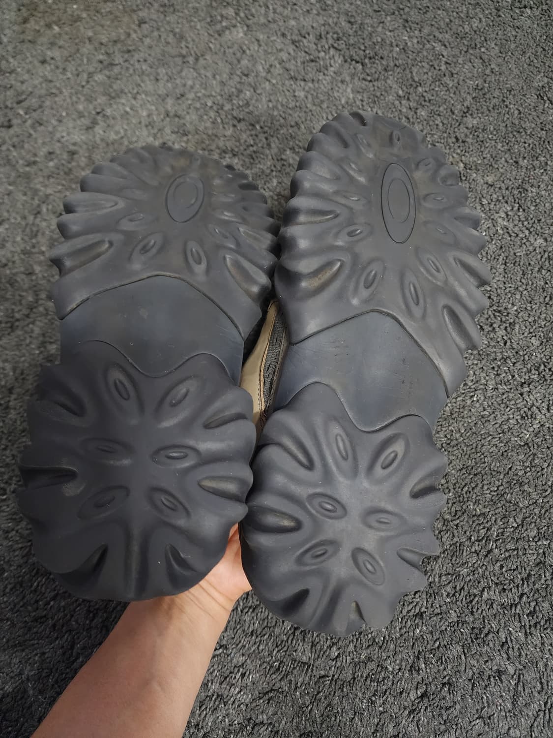 오클리 팩토리 팀 x 브레인 데드 찹 쏘우 모카 상품이미지10