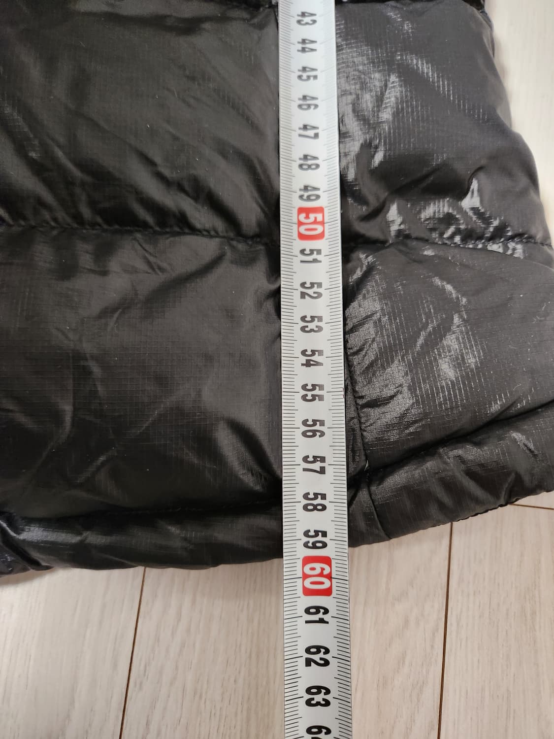 노스페이스 여성 700 숏패딩 85(m)

소매 고무줄 약간 늘어나있고  상품이미지8