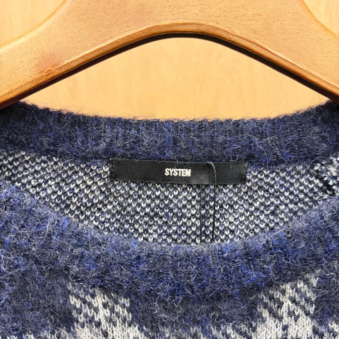 시스템 라운드넥 체크 니트 플러피 텍스처 디테일 레귤러핏 네이비 상품이미지6