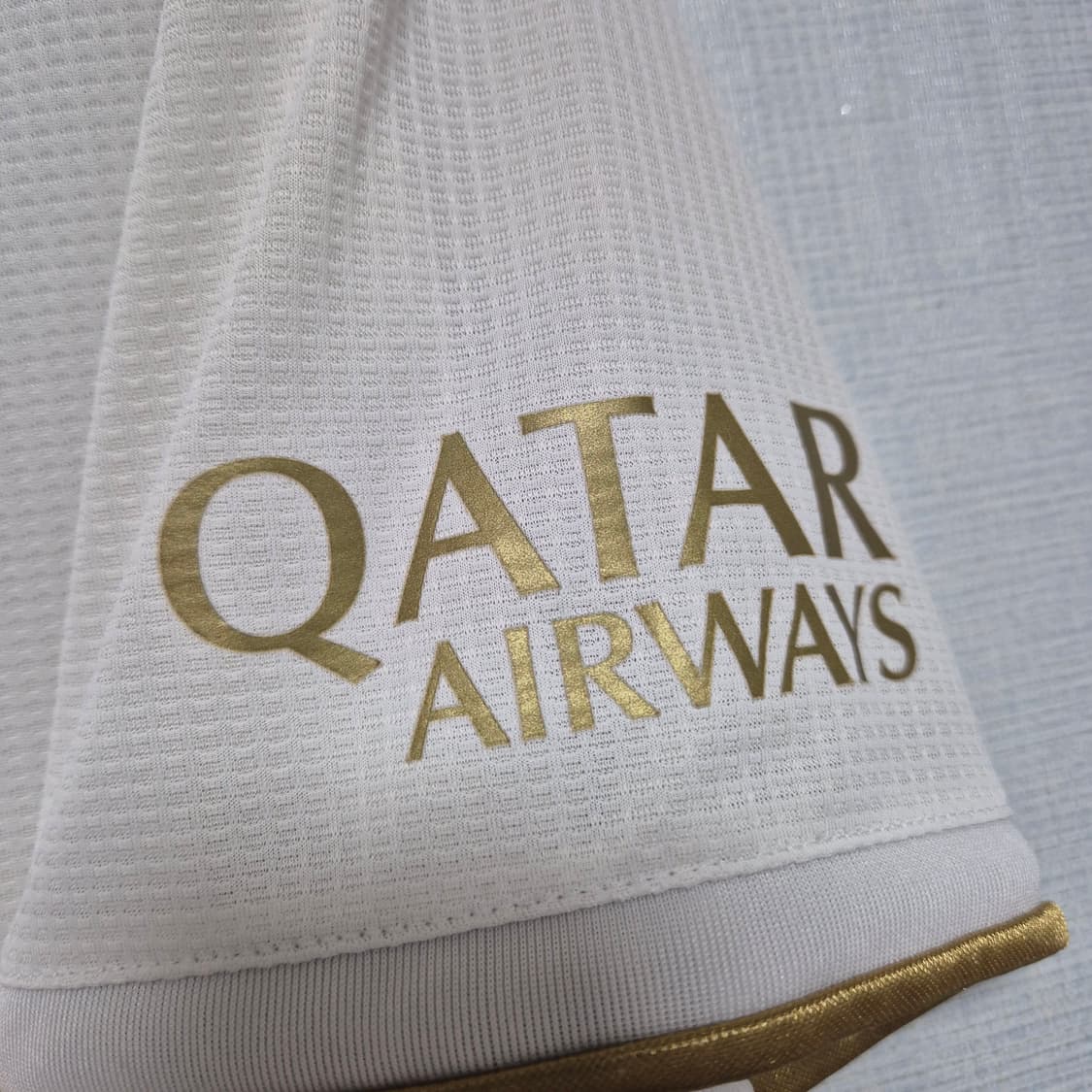 22/23 뮌헨 레반도프스키 M (어센틱) 상품이미지4