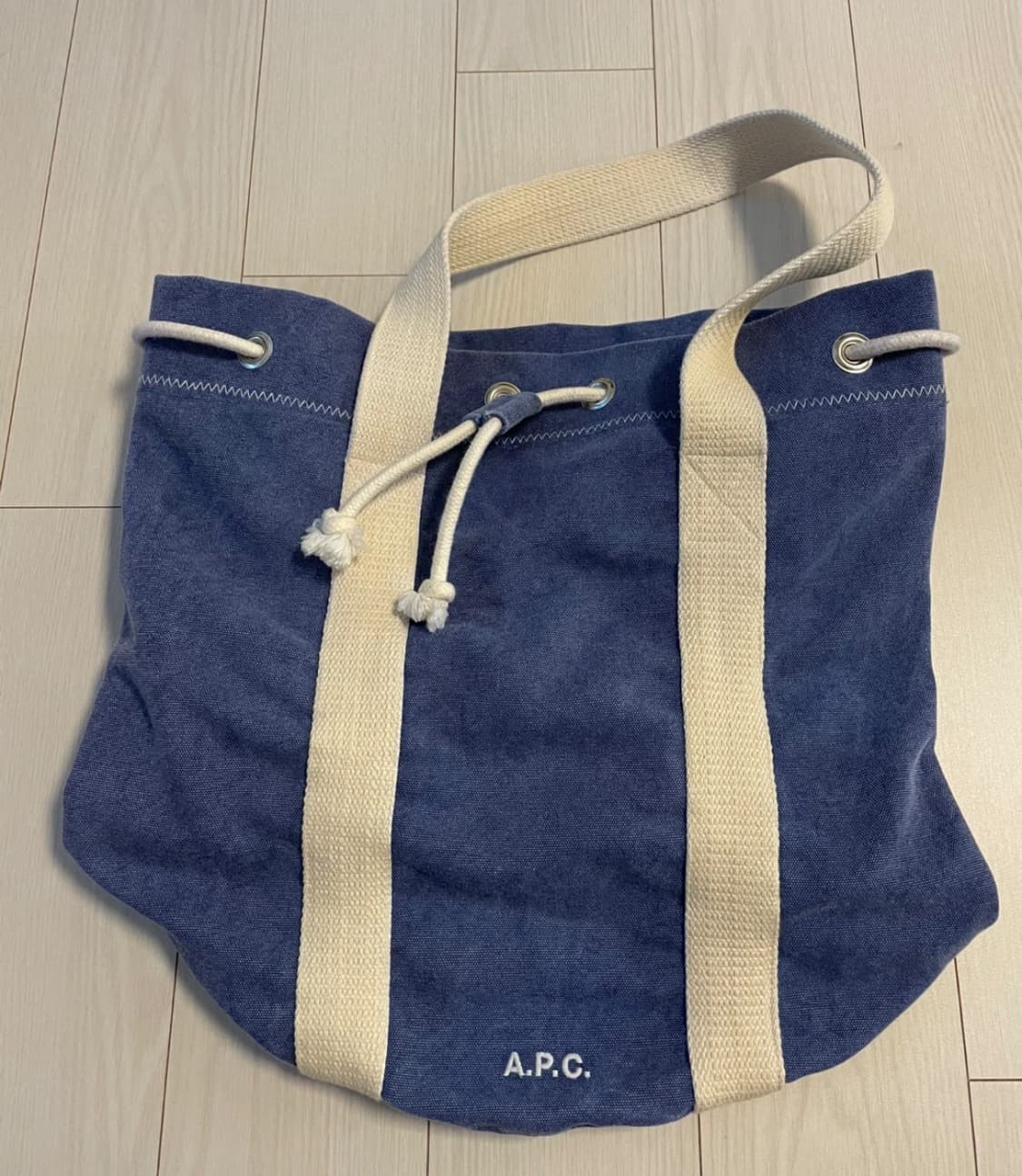 APC 아페쎄 블루 캔버스백 상품이미지1