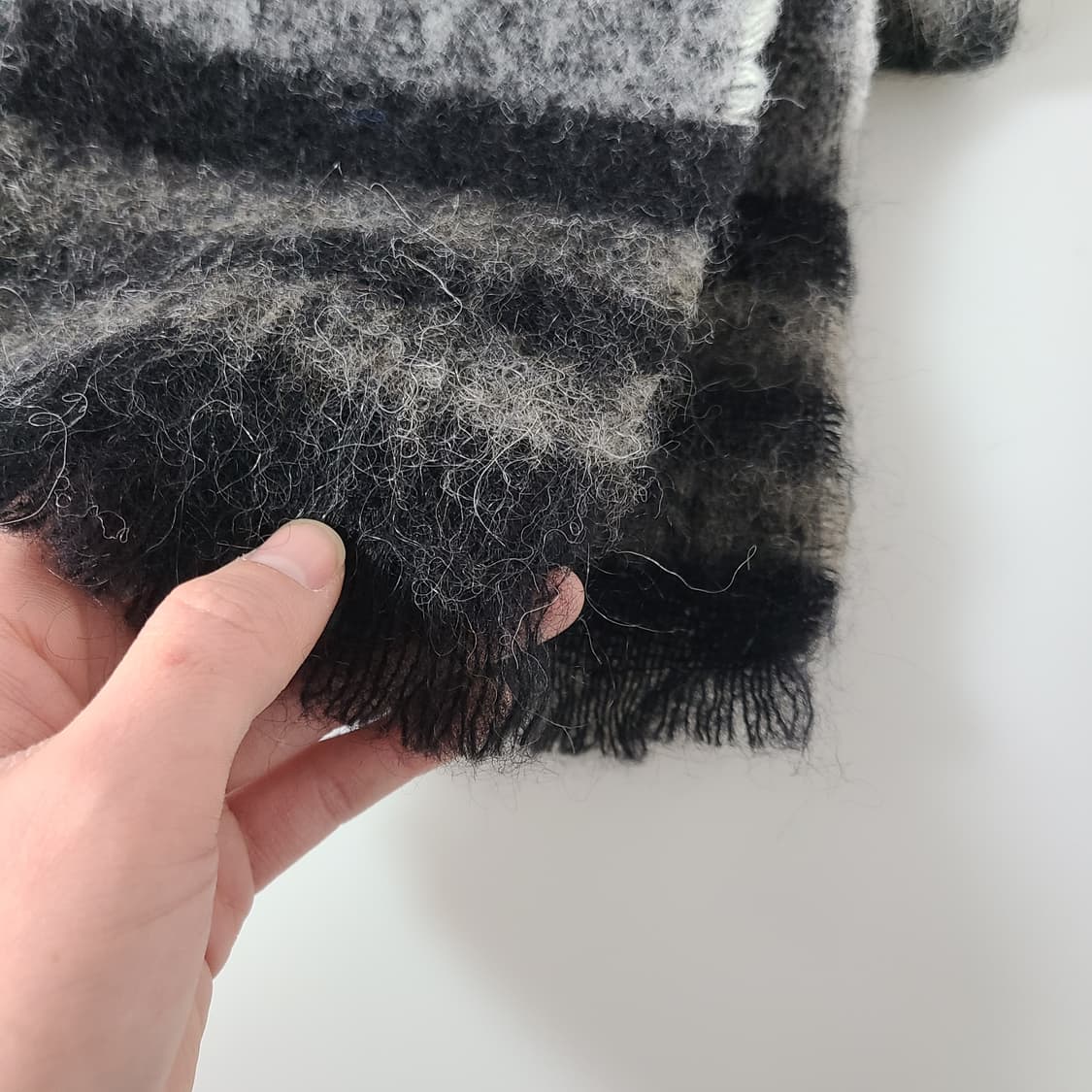 아크네 스튜디오 공용 체크 머플러 블랙 그레이 OS 상품이미지3