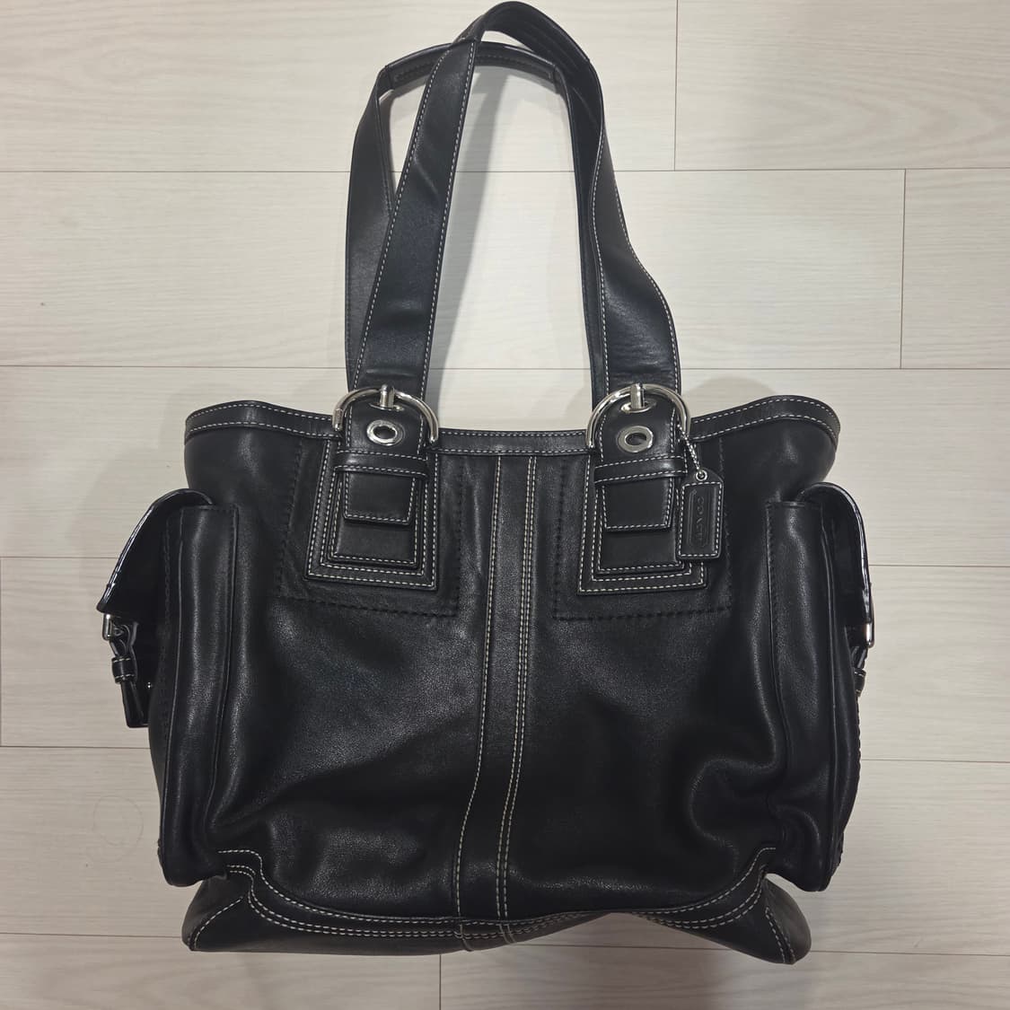 코치 블랙 가죽 토트백 상품이미지1