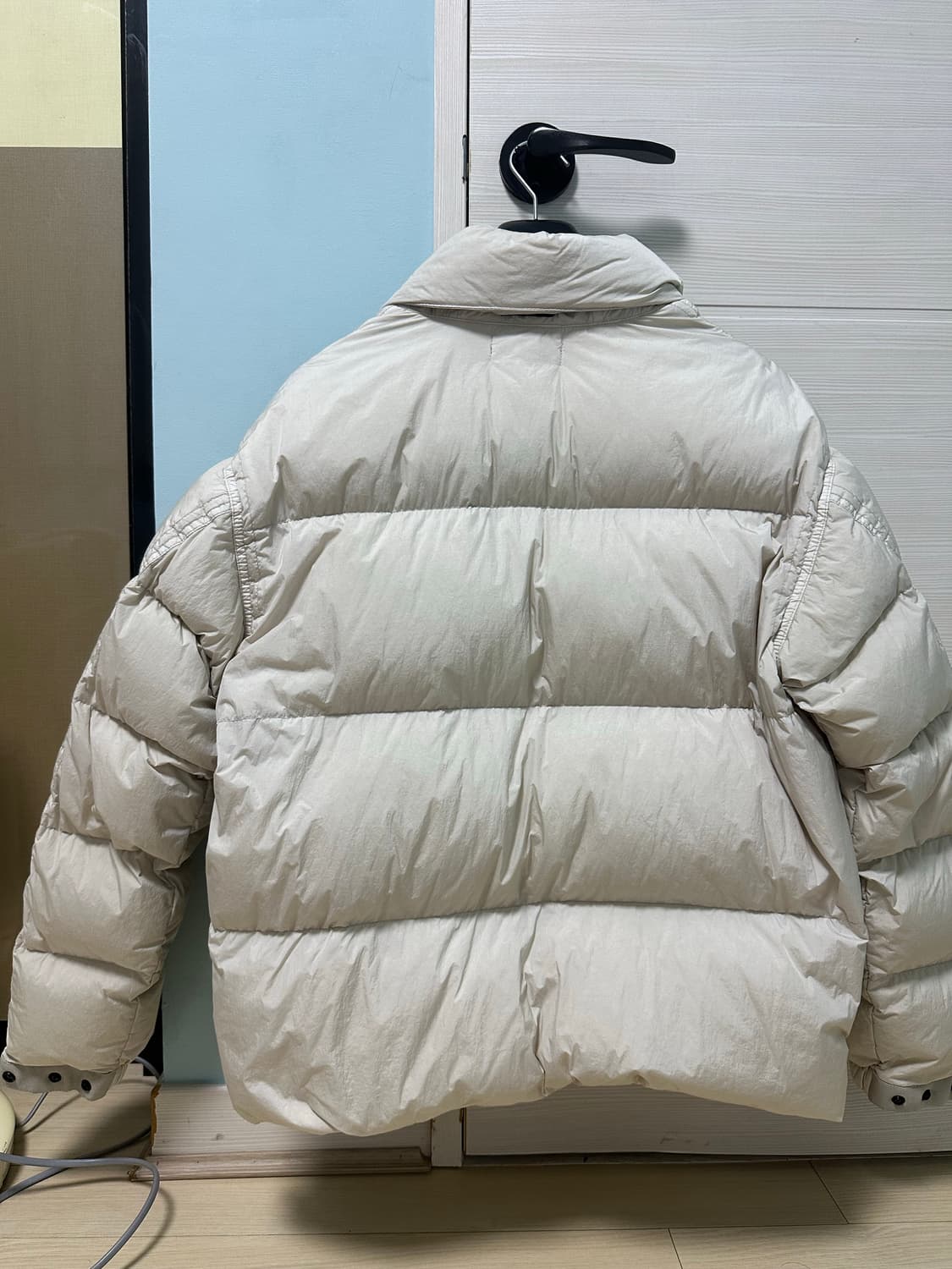 스톤아일랜드 Fw23 크링클랩스 나일론 논후드패딩 M 신품급 상품이미지9