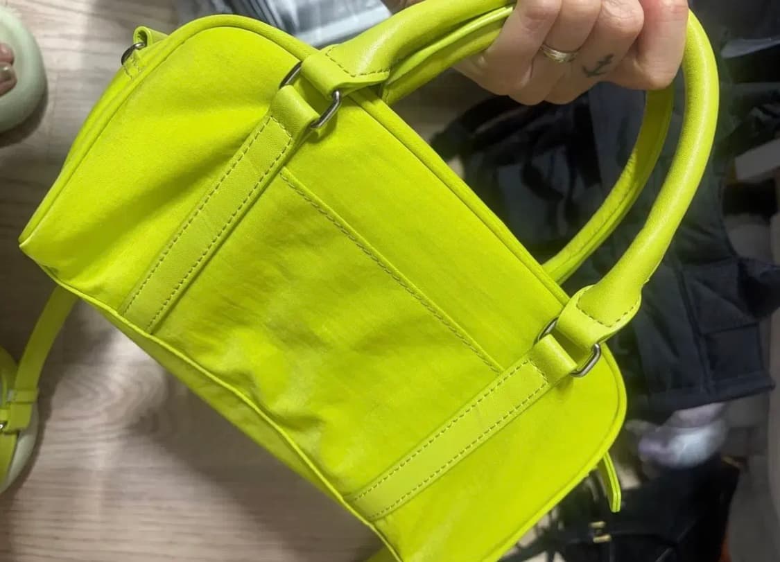 마뗑킴 스포티 크로스백 옐로우 색상입니다. (연두) 상품이미지6