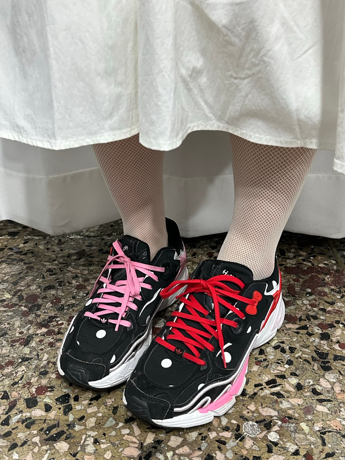 sanrio x adidas dot shoes 상품이미지4