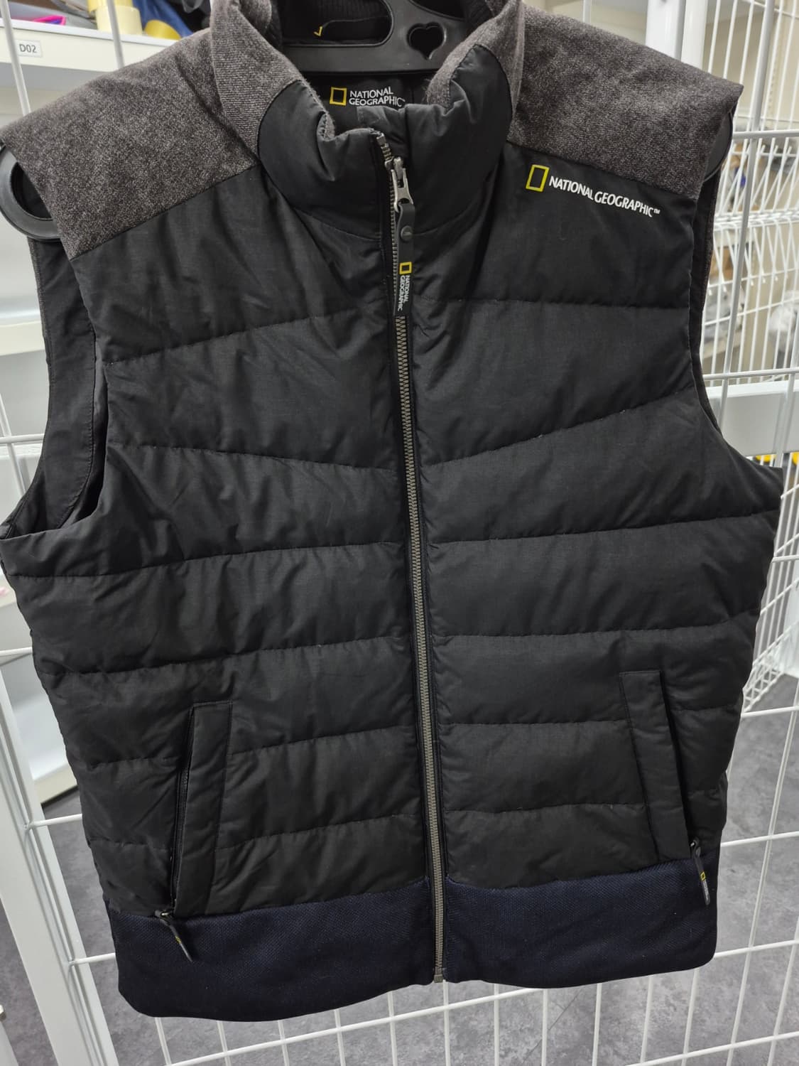 네셔널지오그래픽 정품 구스경량조끼패딩 95사이즈 실사이즈 100 팝니다 상품이미지1
