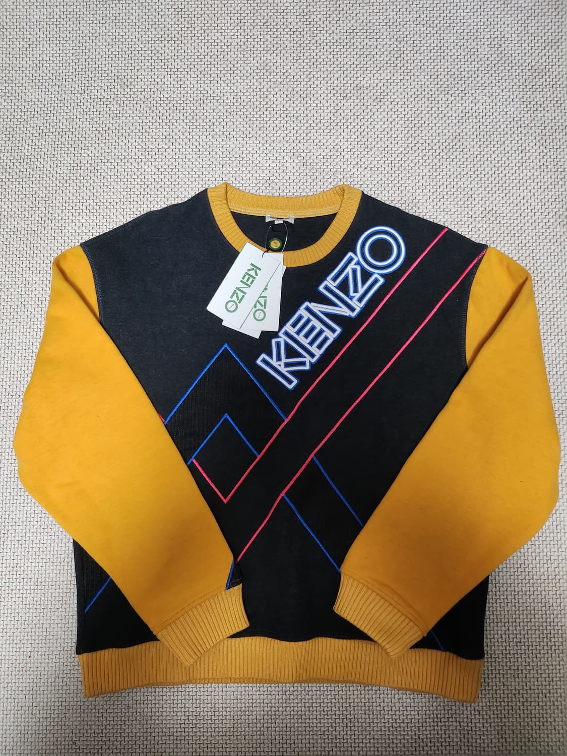 겐조 블랙/옐로우 맨투맨 티셔츠 상품이미지1