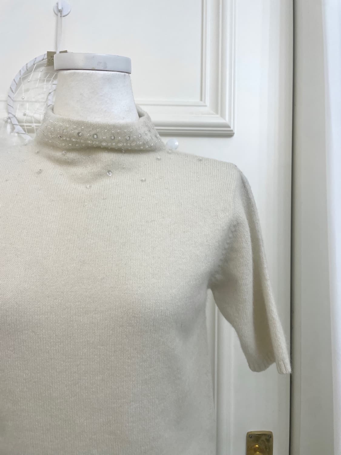 ivory neck beads&spangle point half knit 상품이미지6