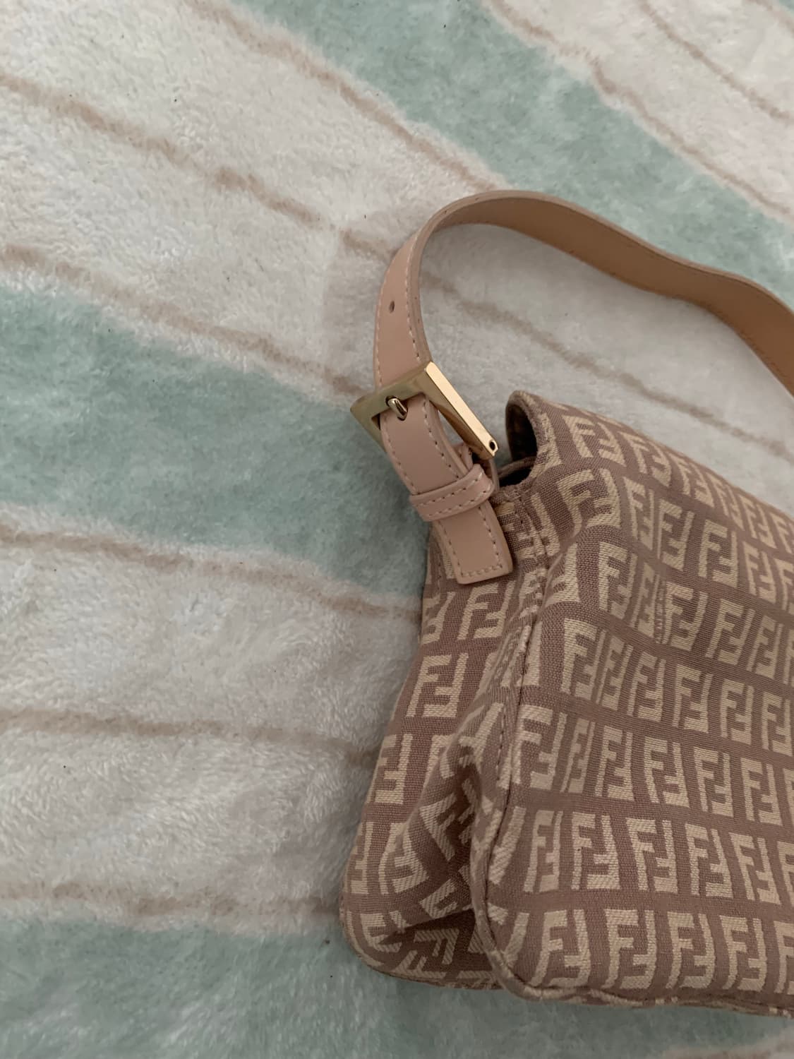 펜디 바게트백 정품 핑크 상품이미지4