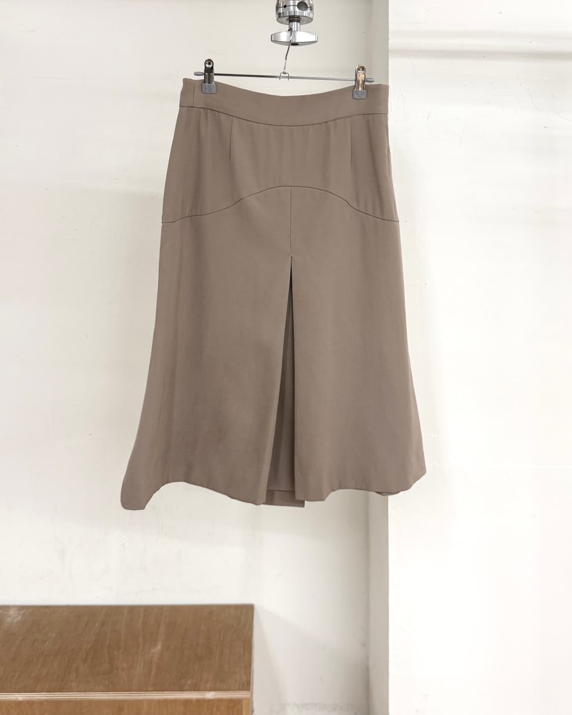 프라다 토프 센트럴 플리트 미디스커트 상품이미지1