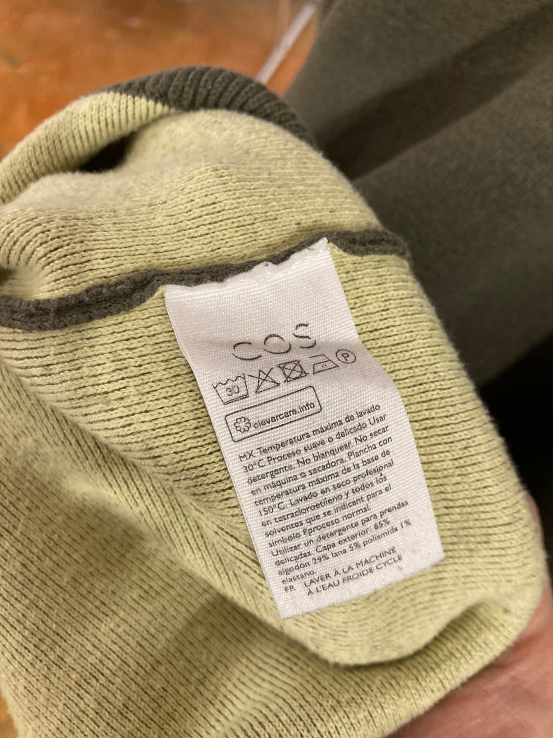 코스(COS) 카키 오버핏 맨투맨 상품이미지4