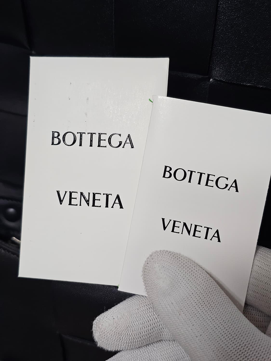 보테가 베네타 램스킨 레더 카세트백 블랙 상품이미지8