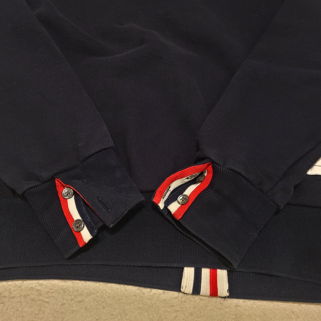 톰브라운 백삼선 맨투맨 2 상품이미지3