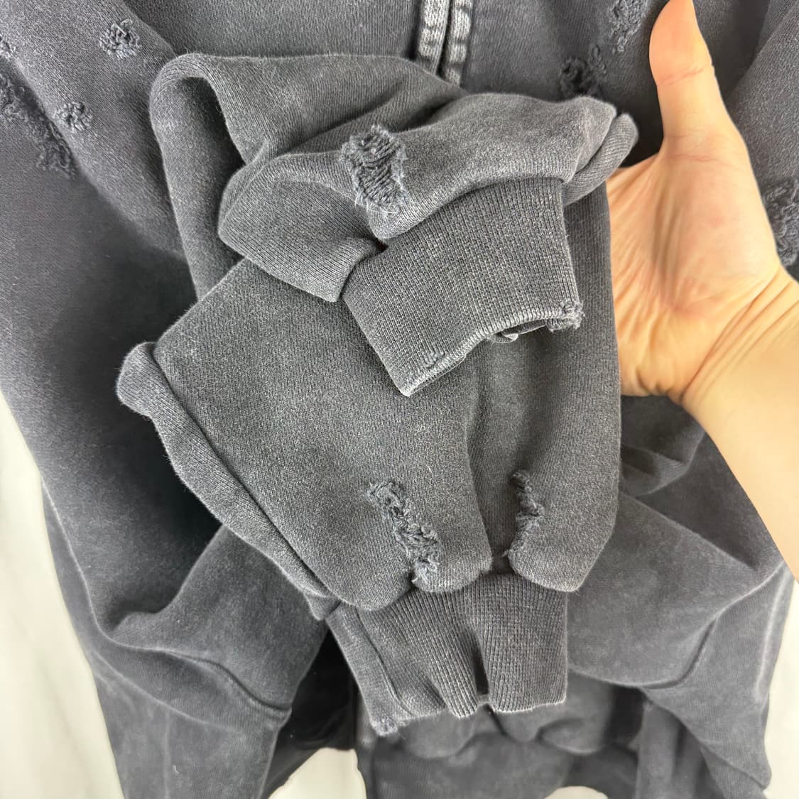 1) 논노드 X 신세계 디스트레스드 집업 후드 워시드 블랙 상품이미지4