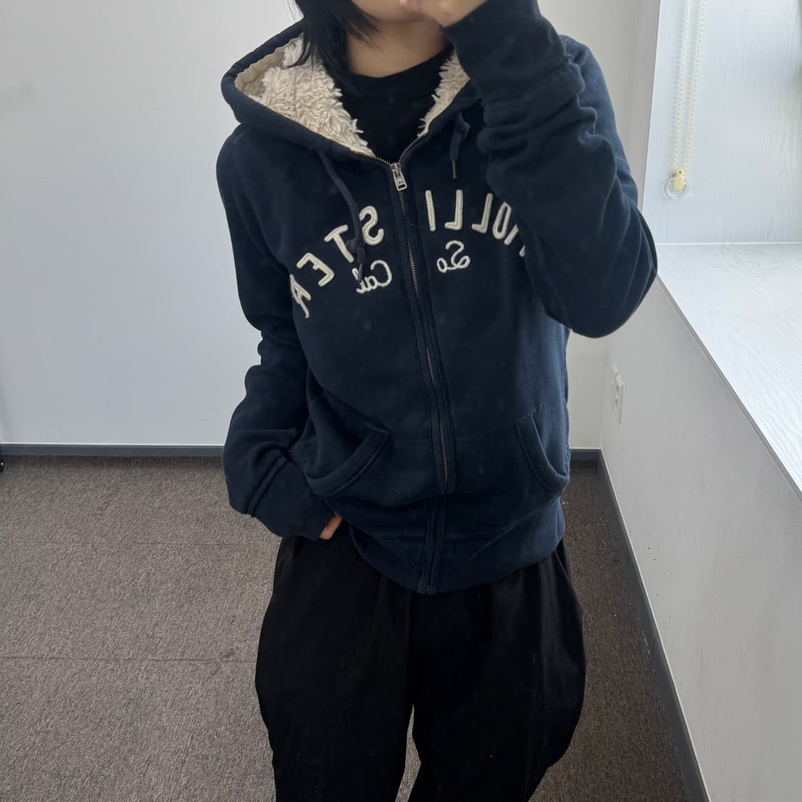 Hollister 홀리스터 스펠아웃 로고 네이비 퍼 안감 후드집업  상품이미지2