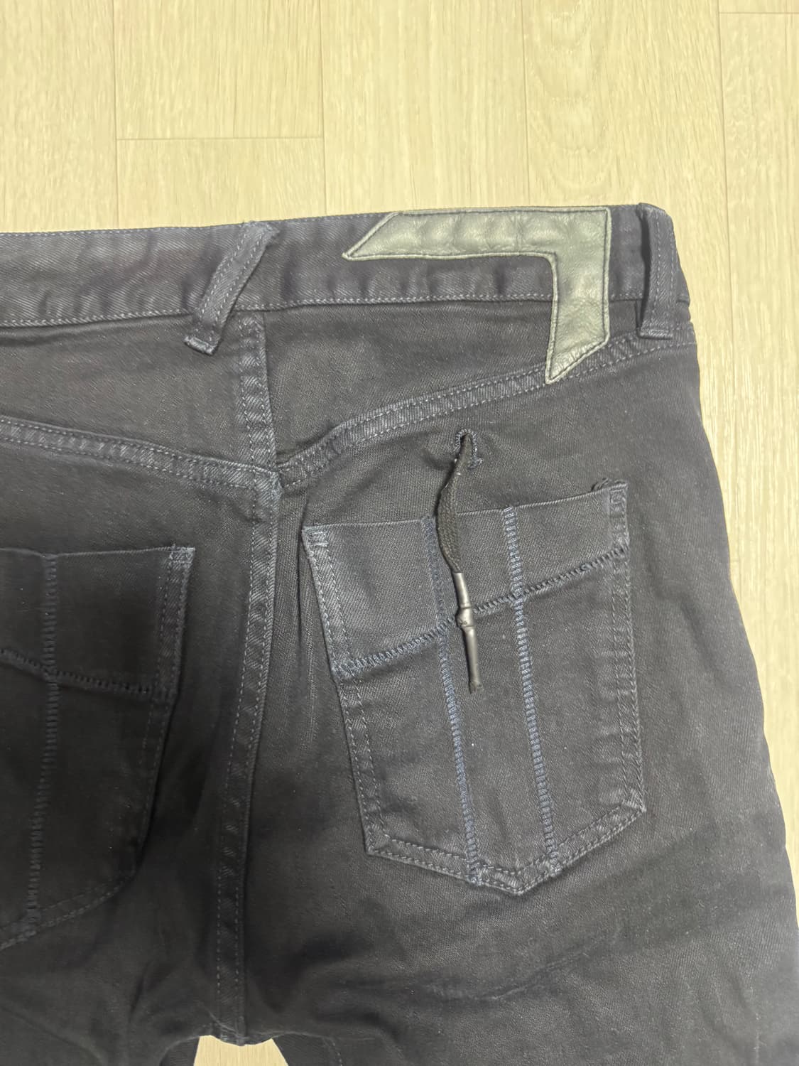 보리스 비잔 사베리 데님 팬츠 블랙 상품이미지5