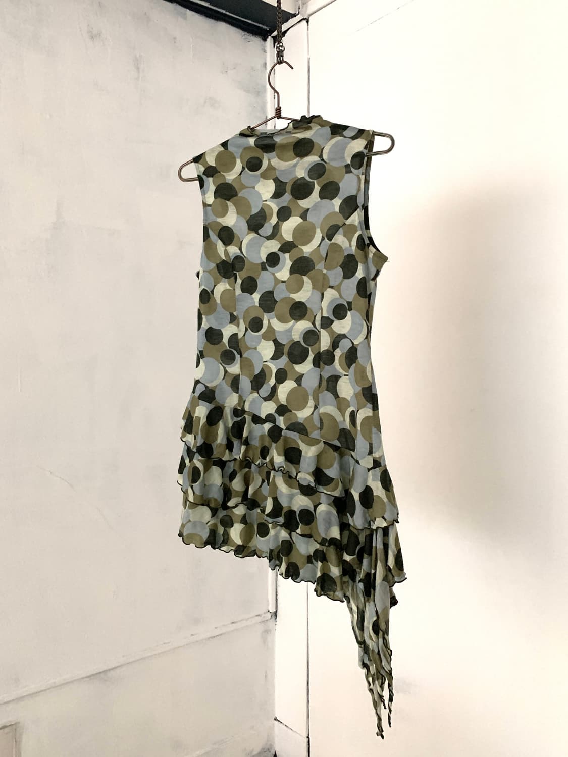 Abstract dot asymmetric ruffle dress 상품이미지8