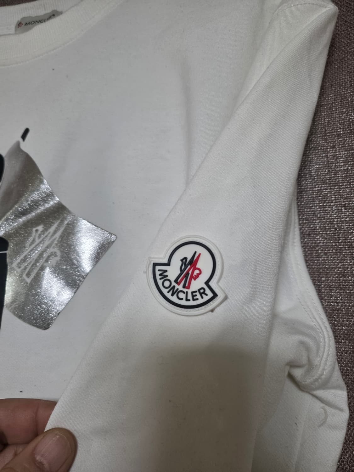 몽클레르맨투맨 100 상품이미지3