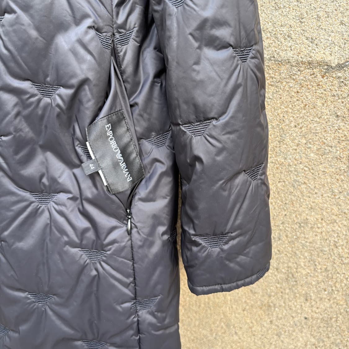 엠포리오 알마니 자수 경량 롱 푸퍼 자켓 상품이미지10