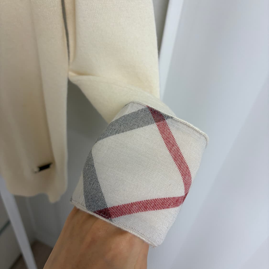 버버리 캐시미어 크루넥 니트 상품이미지5