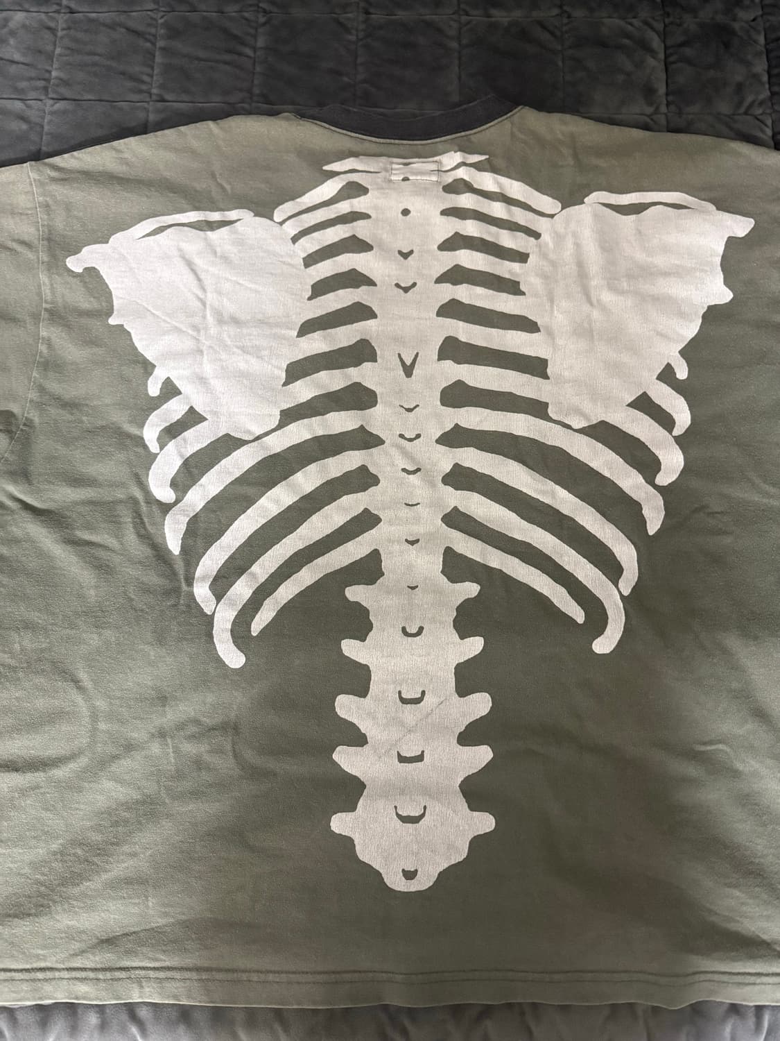 캐피탈  코튼 시팅 투톤 빅 포켓 본 티셔츠 블랙 카키 1사이즈 상품이미지2