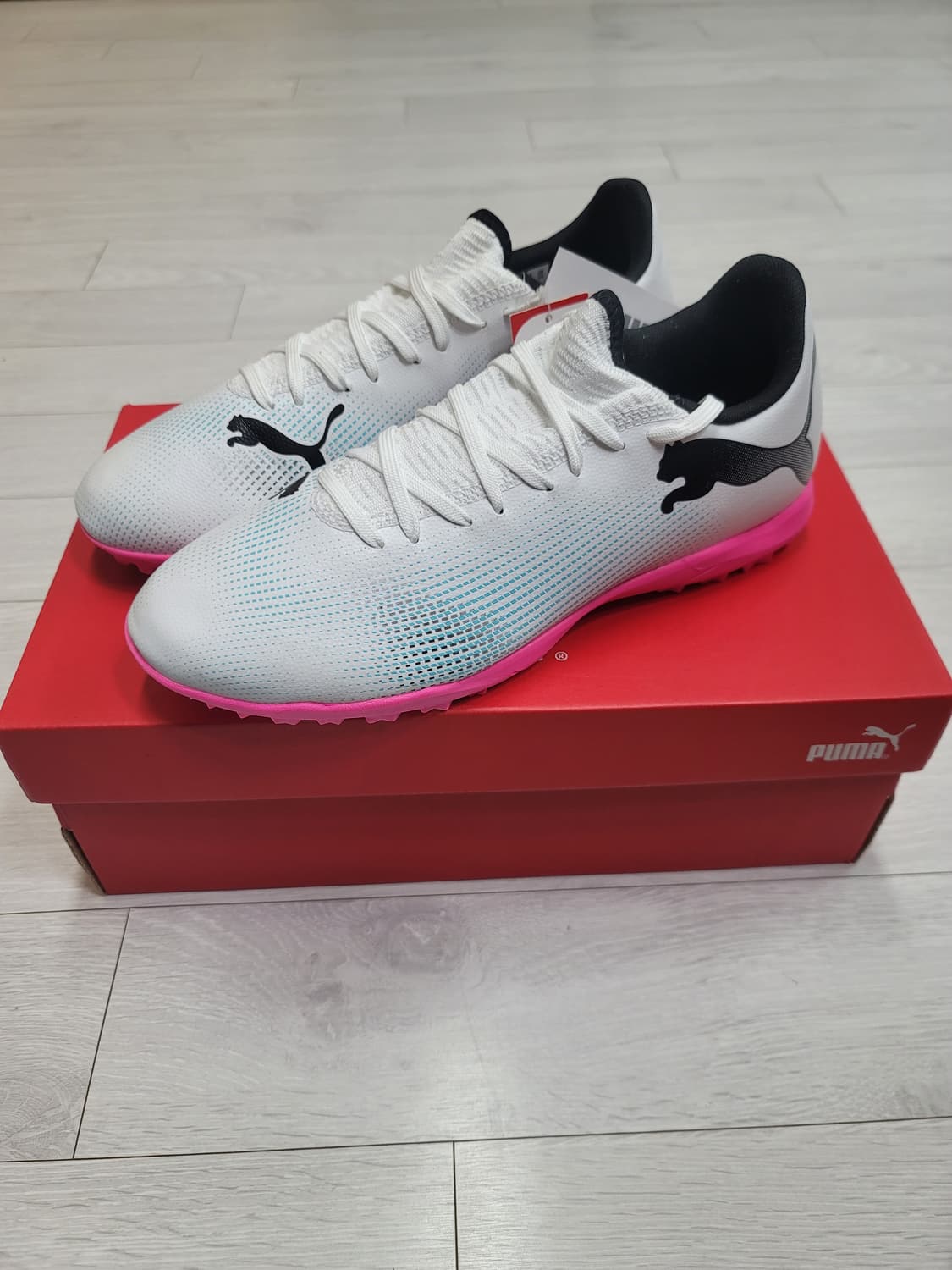 (250)푸마 풋살화 퓨처 7 플레이 TT[대전 직거래도 가능] 상품이미지3