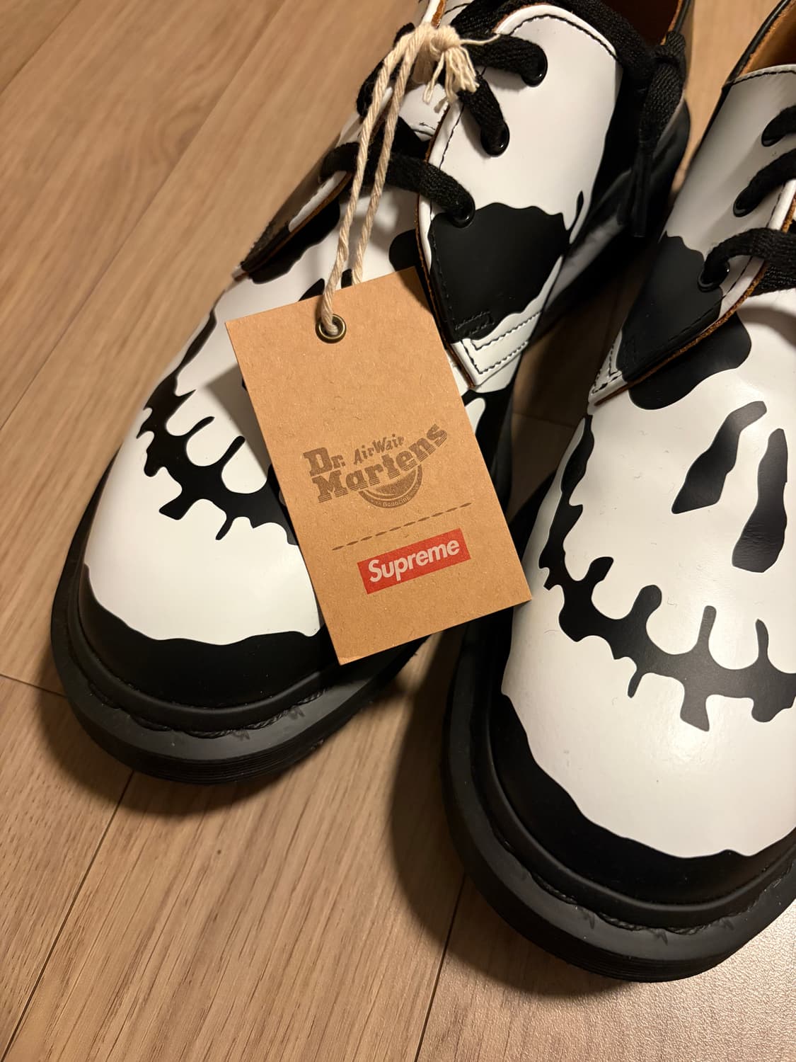 닥터마틴x슈프림 스컬 블랙 (260) 상품이미지2