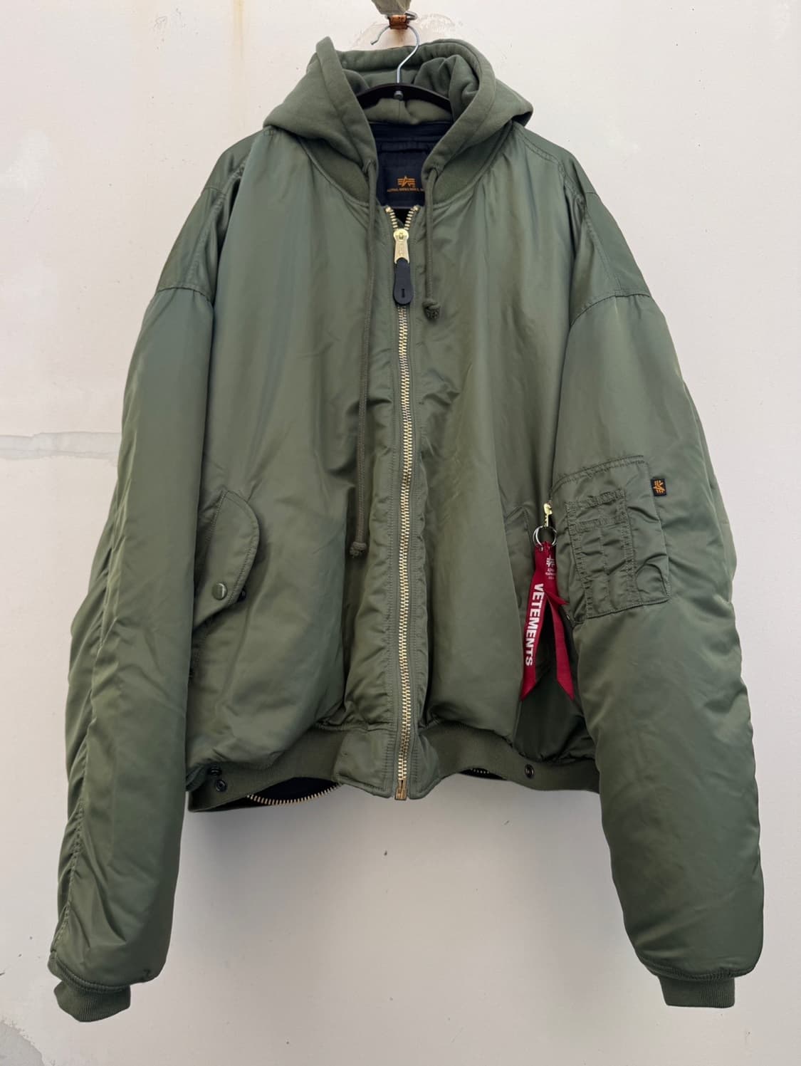 베트멍 x 알파 인더스트리 17FW 양면 후드 봄버 MA-1  상품이미지2