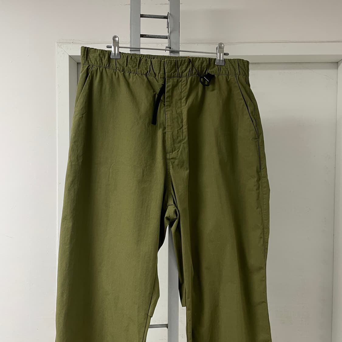 크레이크그린 몽클레어 팬츠 카키 84 상품이미지2