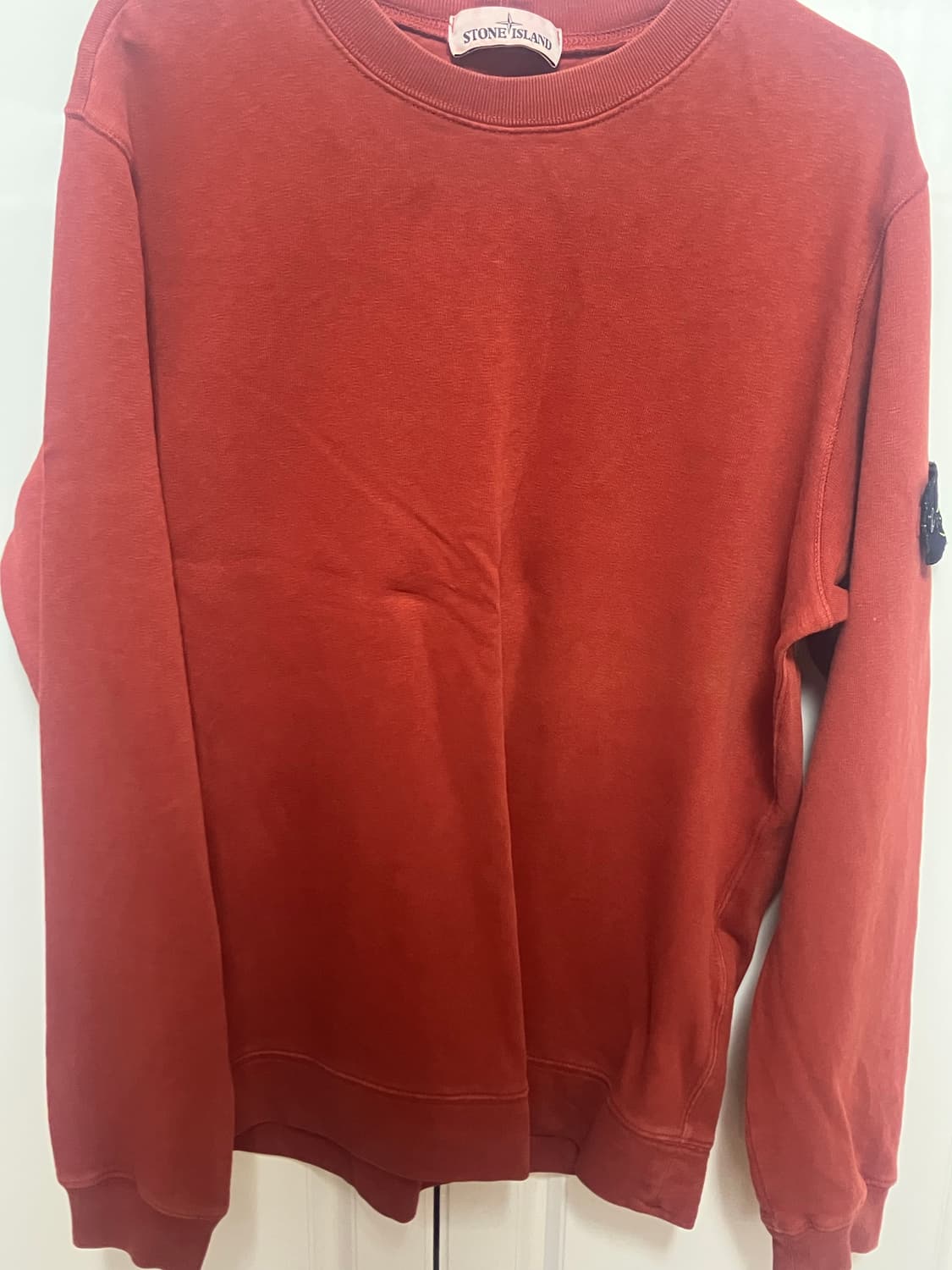 스톤 아일랜드 맨투맨 다홍색 상품이미지1